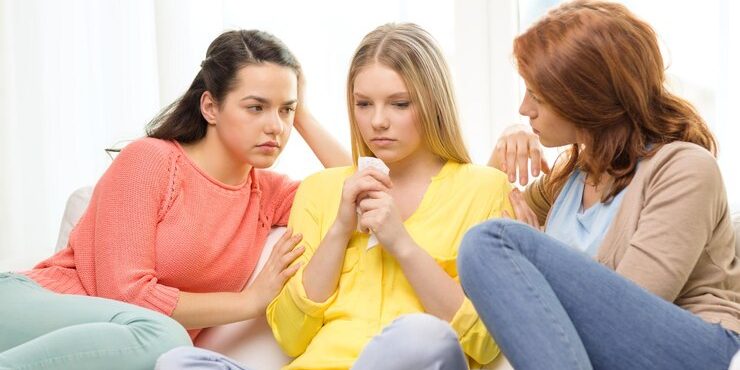 friendship-people-concept-two-teenage-girls-comforting-another-after-break-up_380164-58150