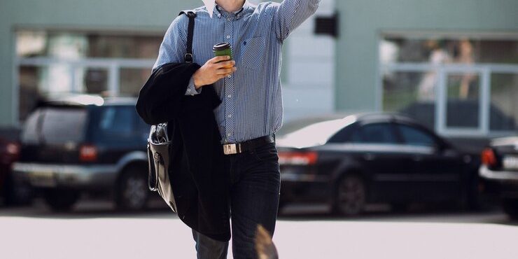 confident-happy-adult-man-took-vacation-joyful-free-businessman-street_201836-1636